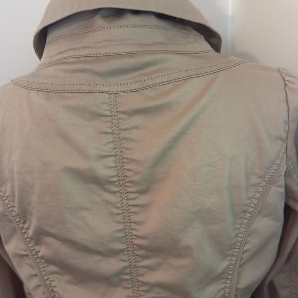 White House Black Market Women's Tan Bomber Jacket Size 2 - Picture 7 of 14